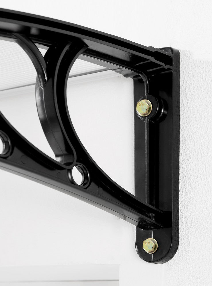 Nahaufnahme eines schwarzen Metallbügels, der mit zwei Schrauben an einer weißen Wand befestigt ist und den klaren HC Home & Living Haustür Design-Vordach trägt - ein idealer, wetterfester Baldachin für den Eingangsbereich.