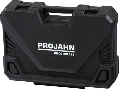Ein schwarzer Hartplastik Projahn Werkzeugkoffer 1/4" + 1/2" 98 tlg. 78 Zahn mit Griff und Strukturtafeln, beschriftet mit PROJAHN PROFICRAFT, ideal für Hausmeister Werkzeug oder Steckschlüsselsatz.