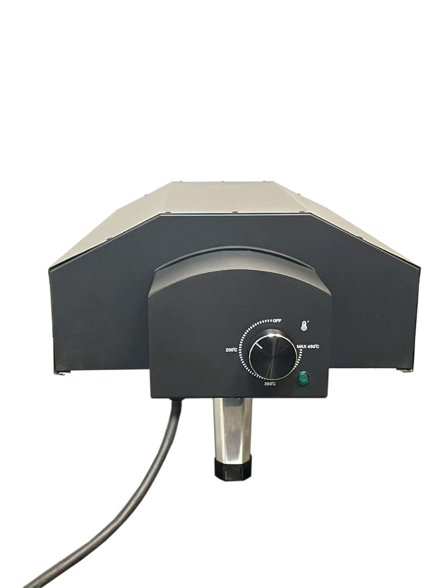 Der HC Home & Living Pizza Ofen - 90s - K08180111B ist ein schwarzer Arbeitsplattenofen mit einem Bedienfeld auf der Vorderseite, einer Temperaturanzeige bis 500°C, einer grünen Kontrollleuchte und einem sichtbaren Netzkabel, dargestellt auf weißem Hintergrund.