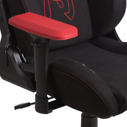 Nahaufnahme des Spawn Gaming Stuhls "Samurai" von Spawn, in schwarz mit roten Nähten, einer roten Armlehne und einem schwarzen Hebel an der Unterseite zum Einstellen der Stuhlhöhe oder -neigung.